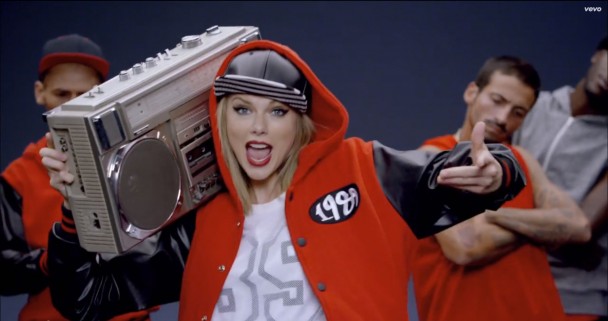 'Shake it off' shows off Taylor Swift's new style