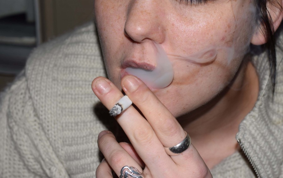 Both cigarettes and vapor cigarettes will not be legally sold to any one under the age of 21 years old if the Senate Bill 5494 or House Bill 1458 pass