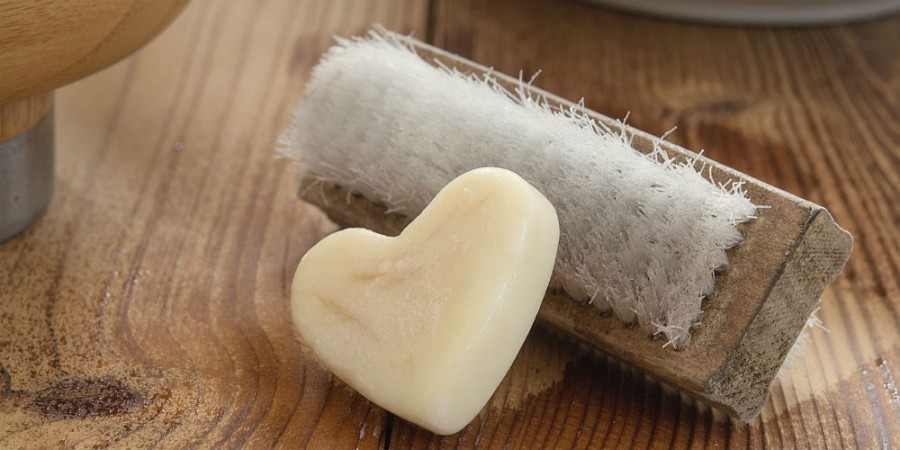 Anti perspirant destructive to the Endocrine System