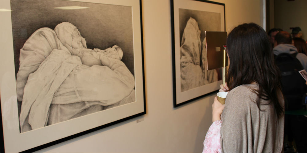 Emma Clauses uses a viewfinder to focus on certain aspects of the subject, without having the complete picture of their gender.