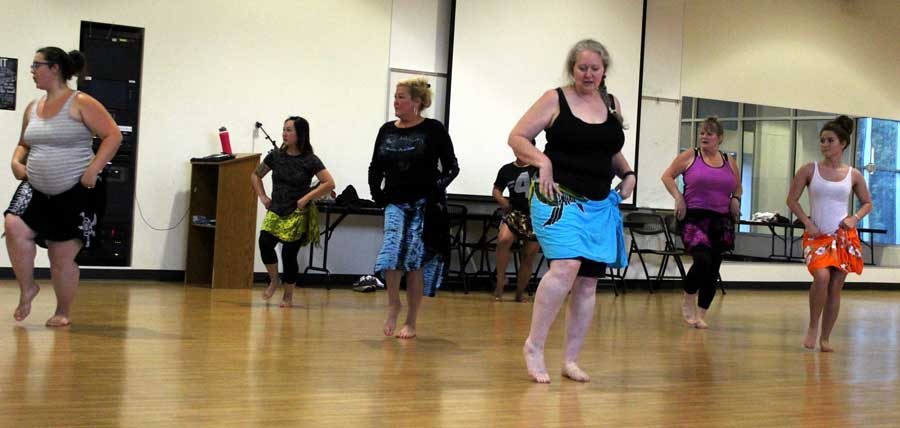 hula dancers