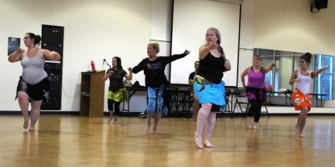 hula dancers