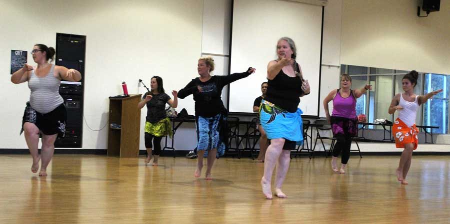 hula dancers