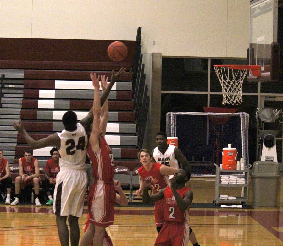 Raiders vs. Everett Trojans