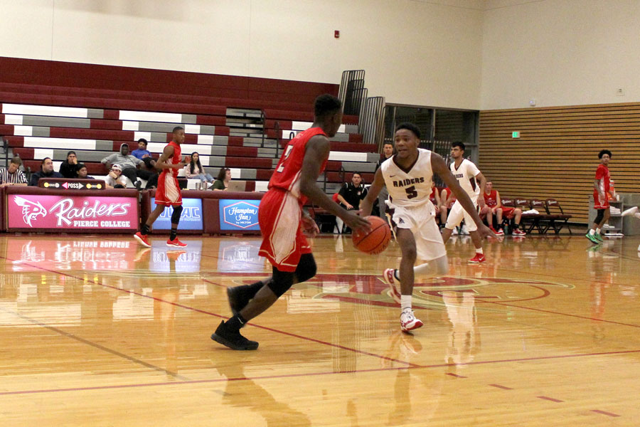 Raiders vs. Everett Trojans