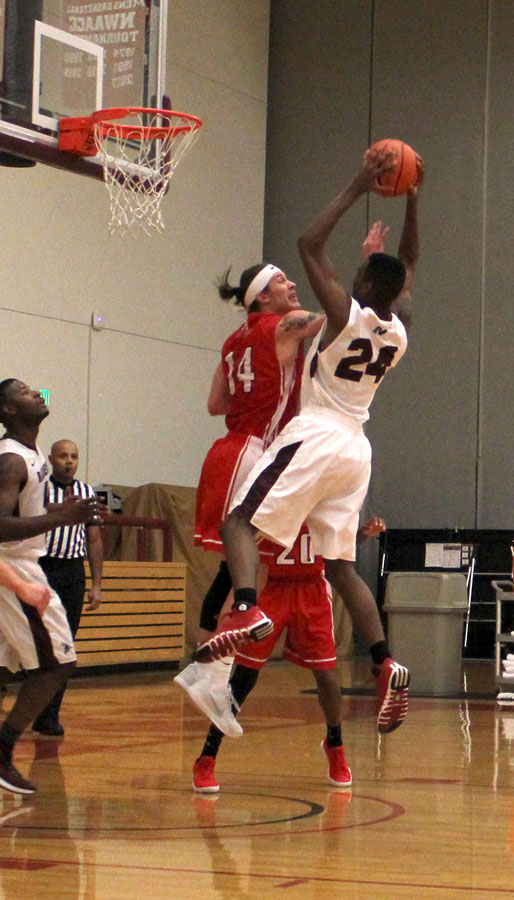 Raiders vs. Everett Trojans
