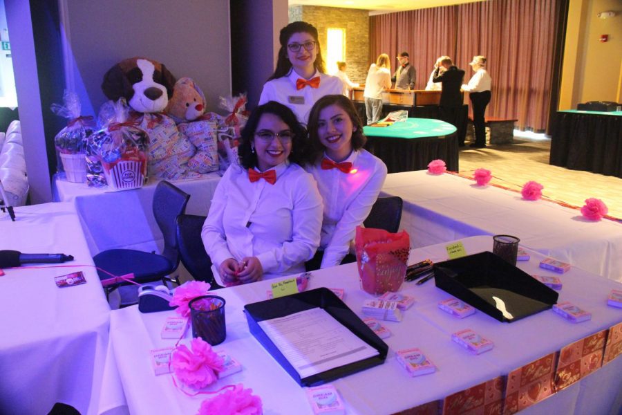 Lovely ladies from students life were happy to serve students. Kandace Artero (Special Events Coordinator), Caitlin Willis (Issues& Awareness Coordinator) and Annika Fraga (Entertainment/Recreation Coordinator)